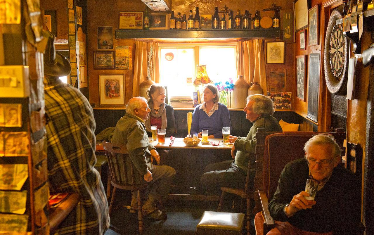 Duke Of York Hotel Dolton Bagian luar foto
