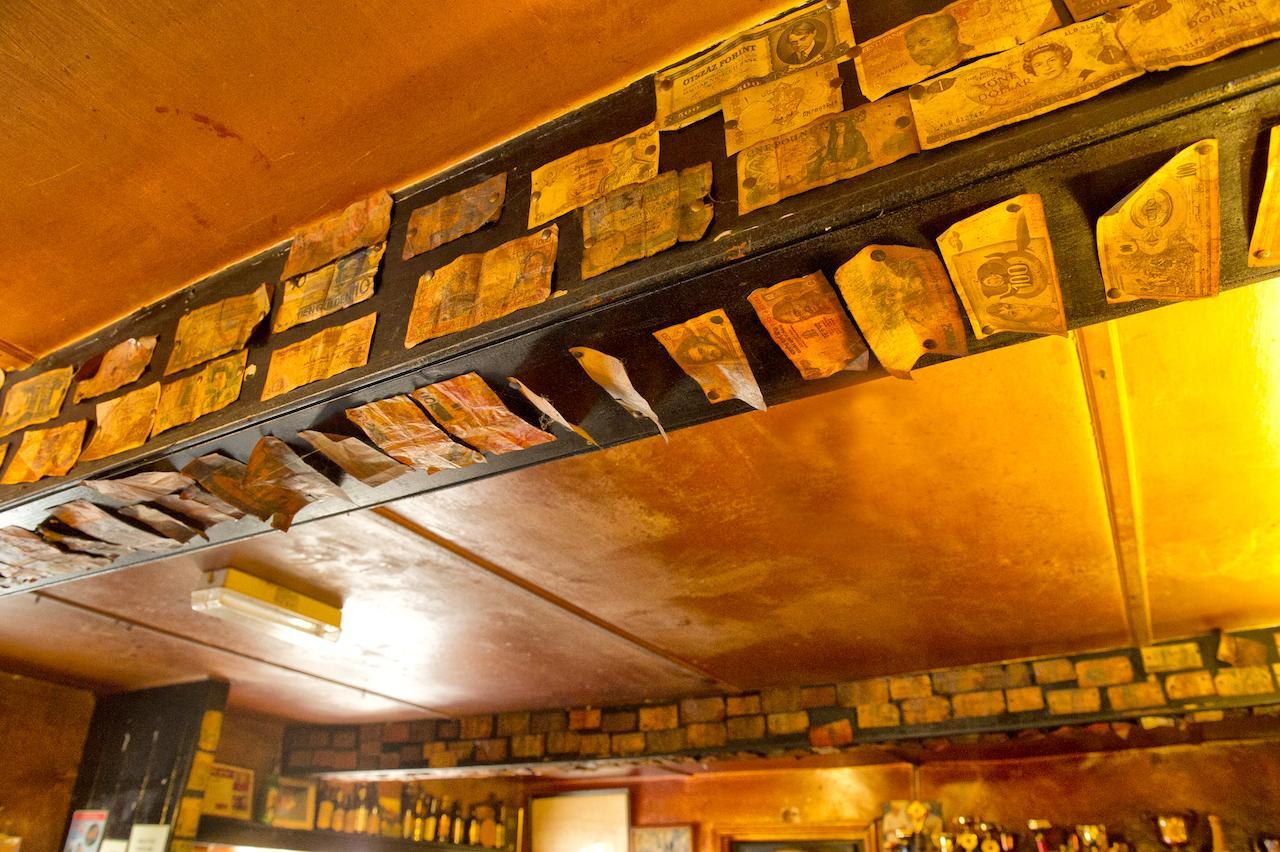 Duke Of York Hotel Dolton Bagian luar foto